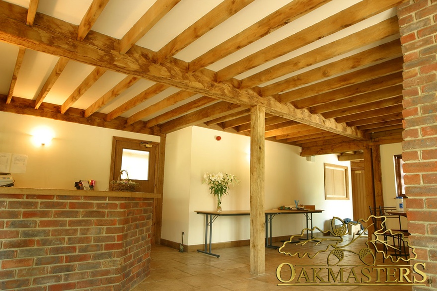 Spectacular posts, brackets and doorways Oakmasters